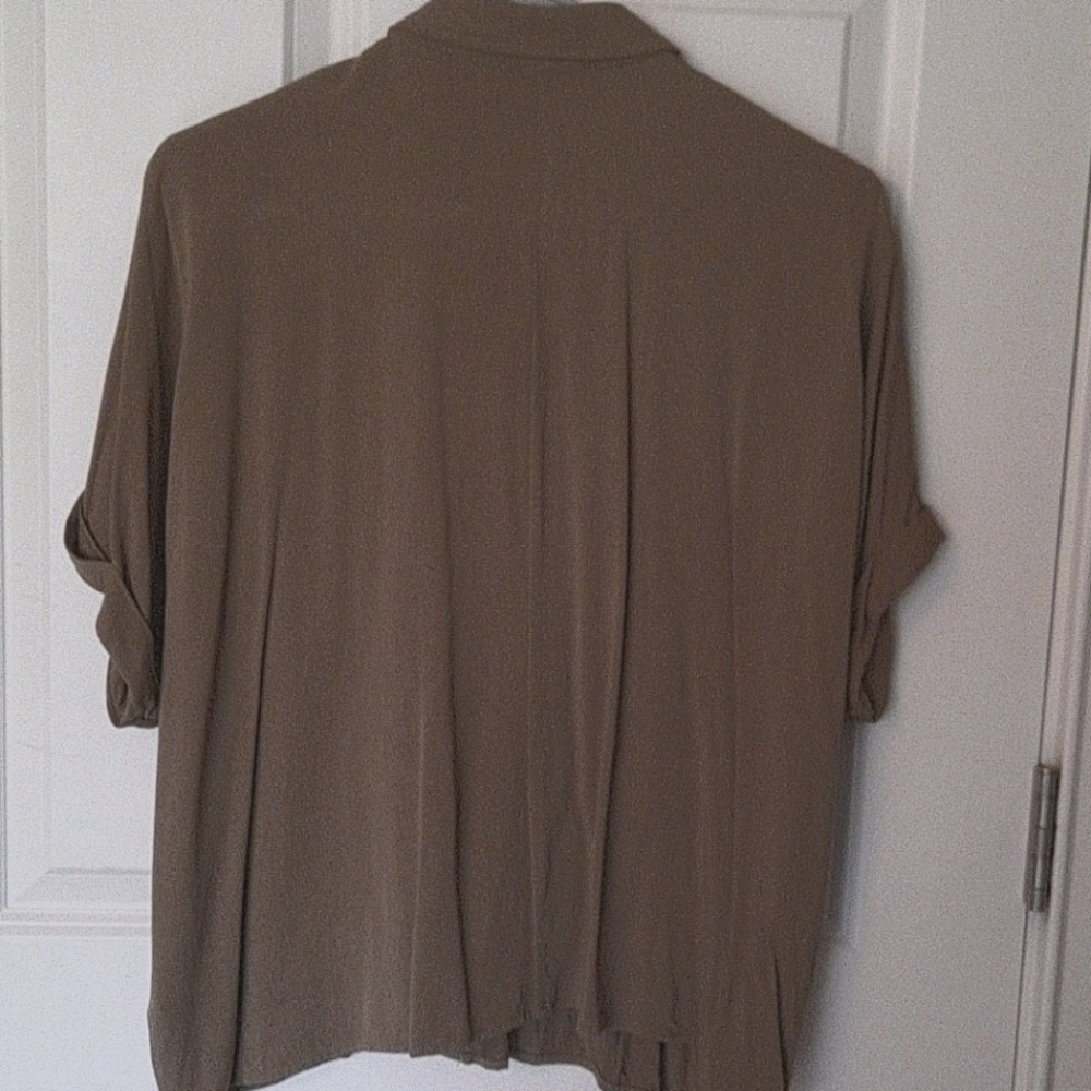 Green linen button down top - Picture 2 of 2
